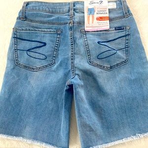 Seven Jeans